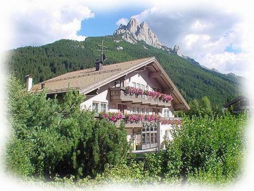 Hotel Villa Mozart Поцца-ди-Фасса Экстерьер фото