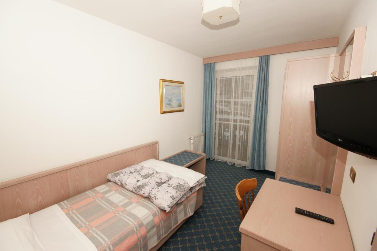 Hotel Villa Mozart Поцца-ди-Фасса Экстерьер фото